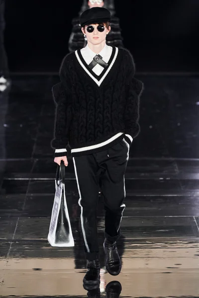 Look 11